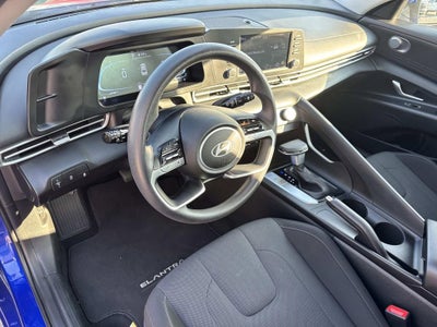 2024 Hyundai Elantra SE