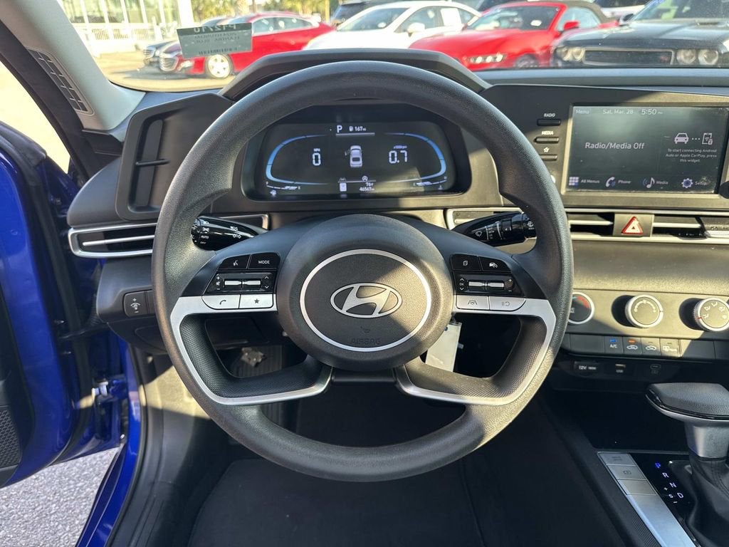 2024 Hyundai Elantra SE