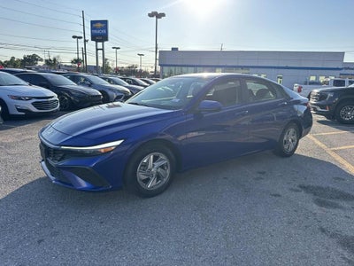 2024 Hyundai Elantra SE