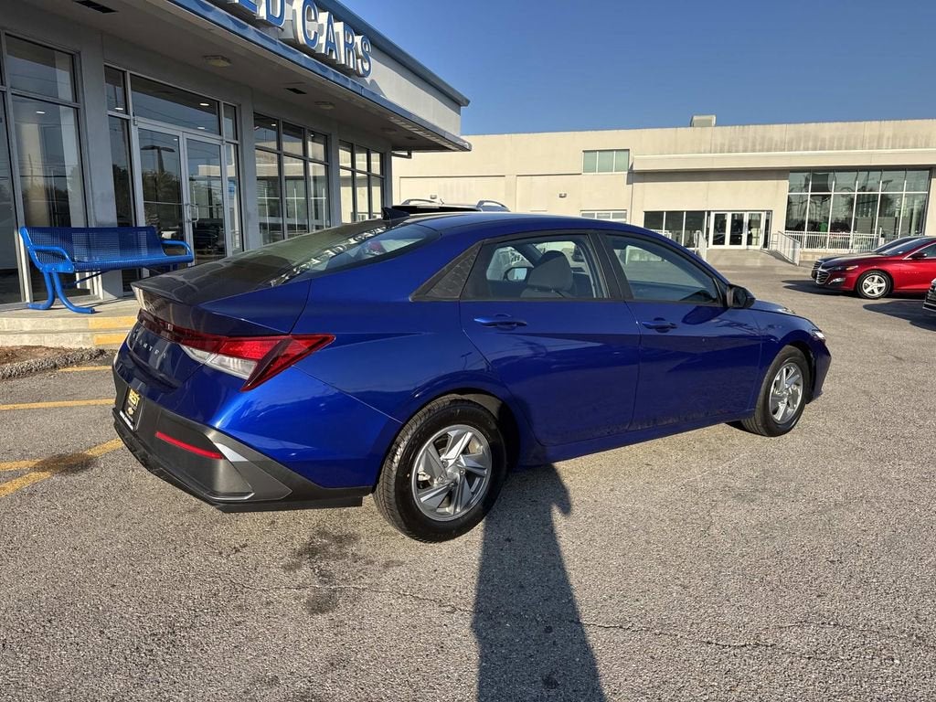 2024 Hyundai Elantra SE
