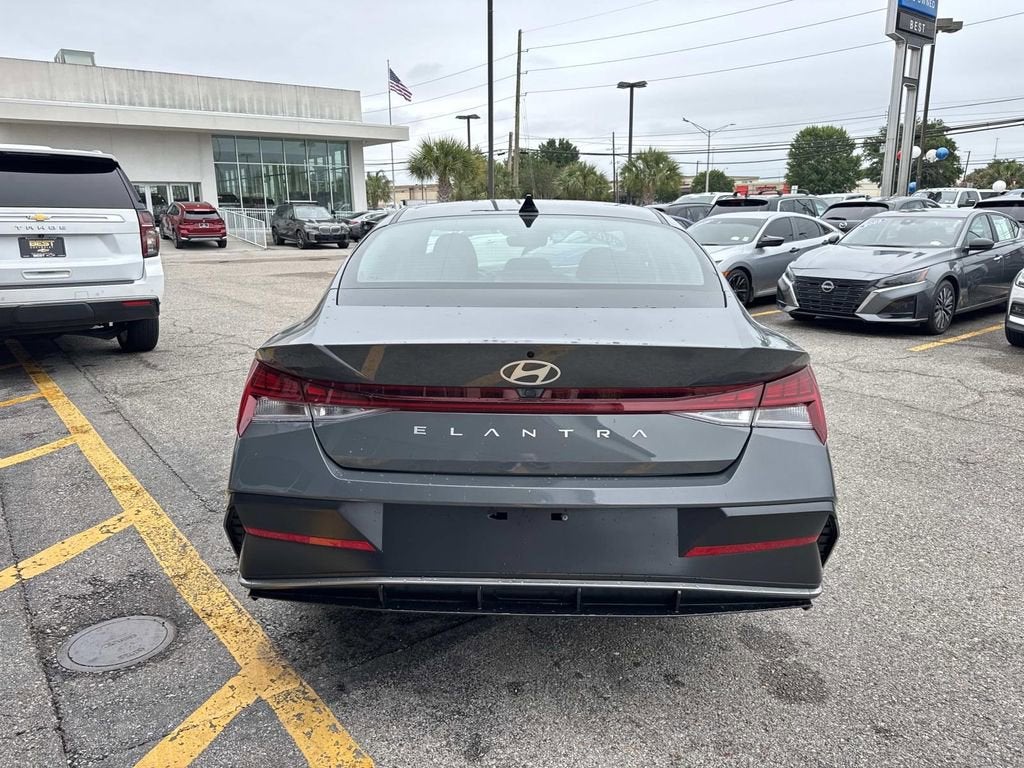 2025 Hyundai Elantra SEL Convenience