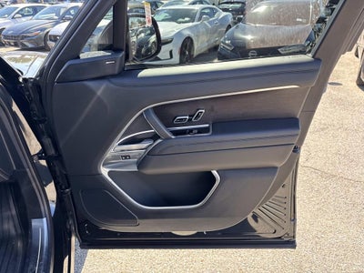 2025 Land Rover Range Rover SE