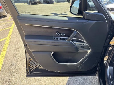 2025 Land Rover Range Rover SE