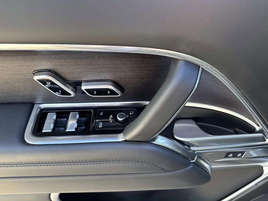 2025 Land Rover Range Rover SE