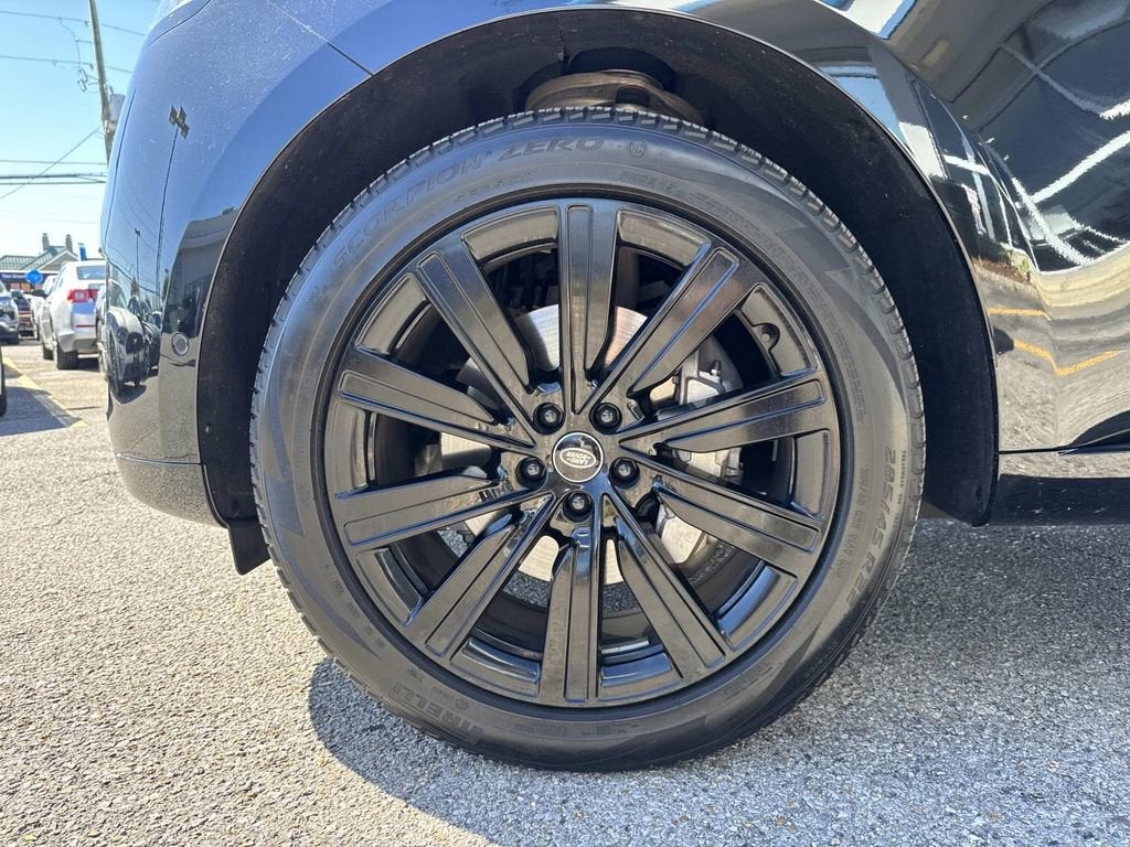 2025 Land Rover Range Rover SE