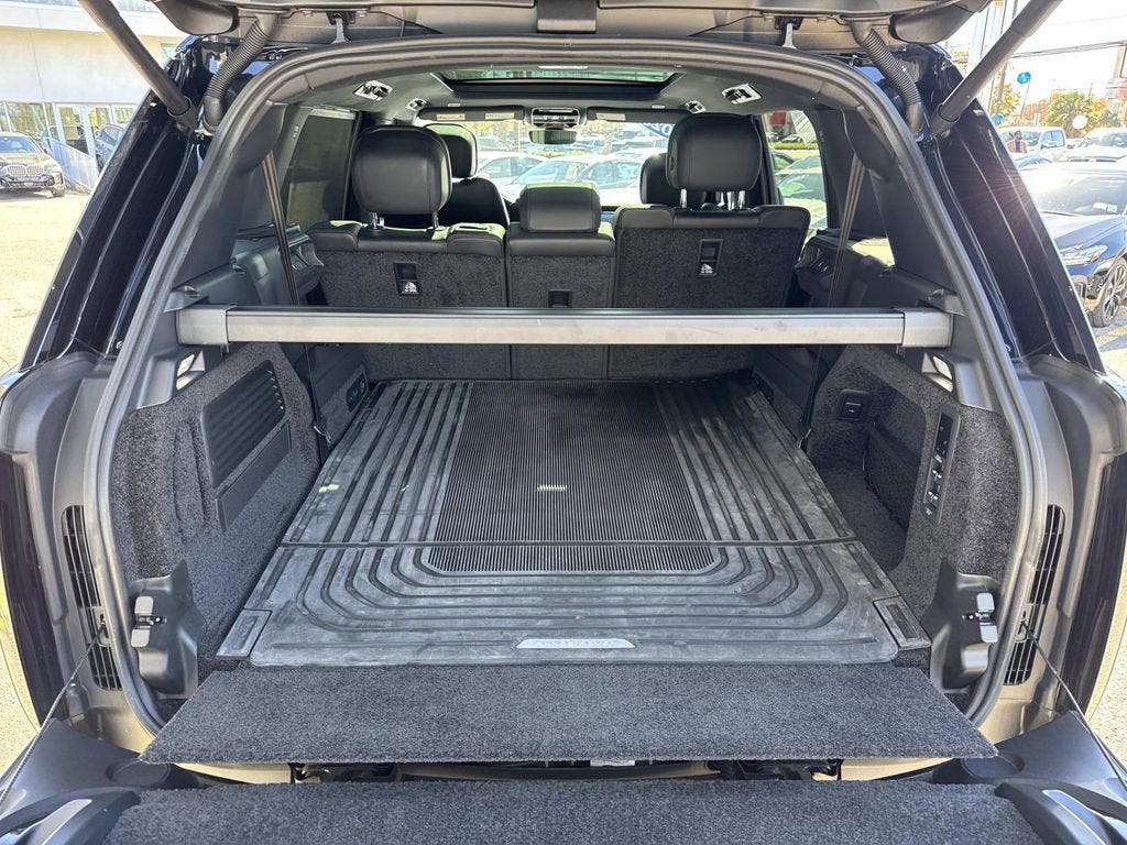 2025 Land Rover Range Rover SE