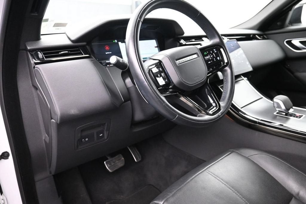 2025 Land Rover Range Rover Velar Dynamic SE