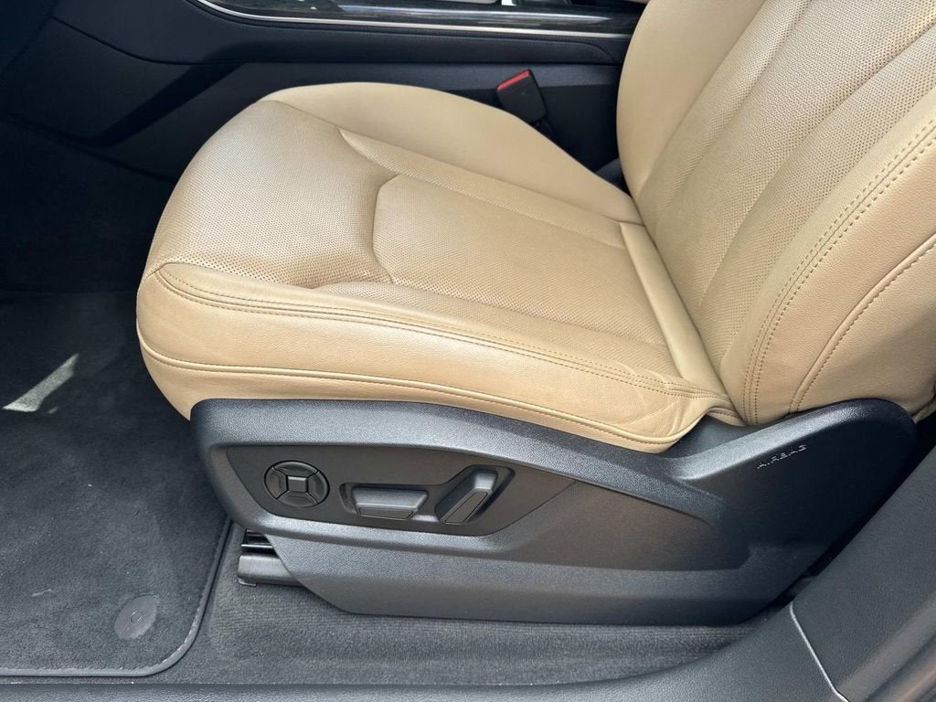 2023 Audi Q7 Premium Plus