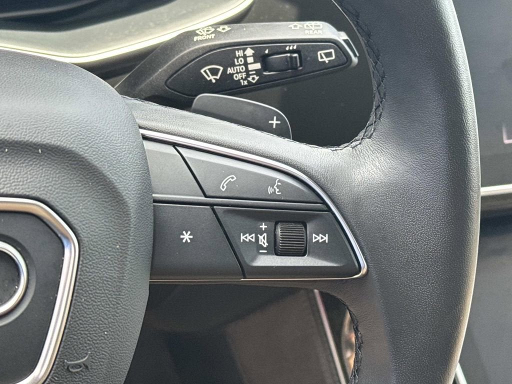 2023 Audi Q7 Premium Plus
