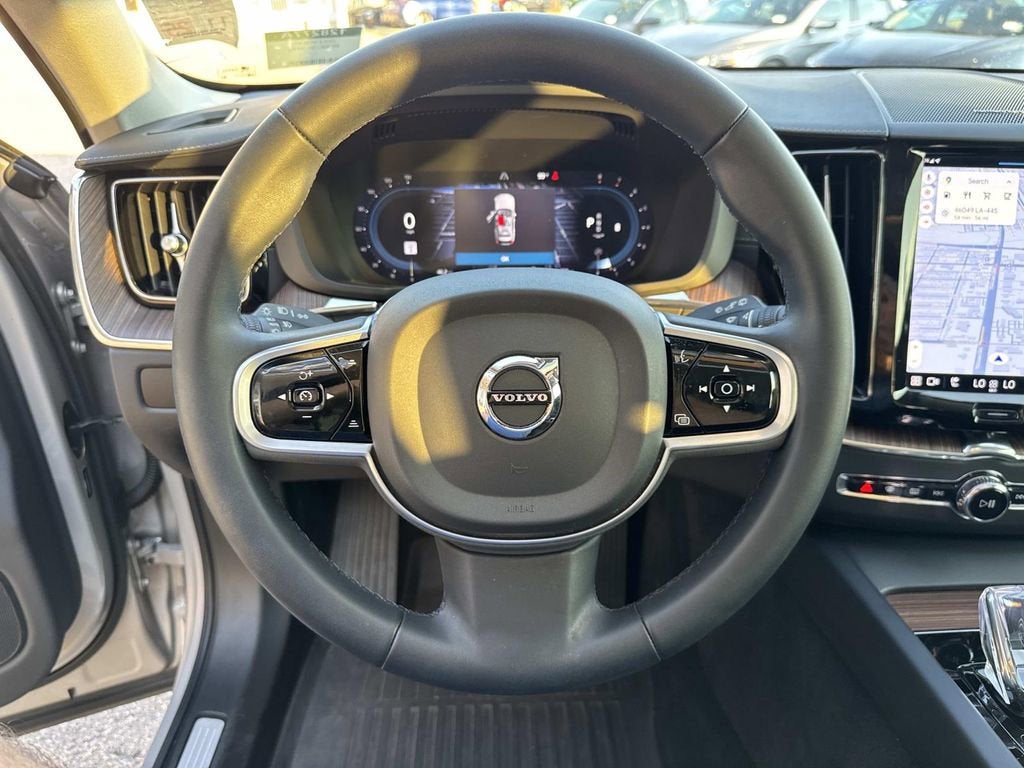2023 Volvo XC60 Ultimate Bright Theme