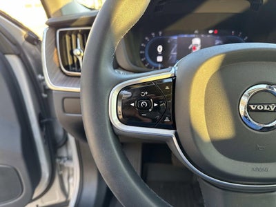 2023 Volvo XC60 Ultimate Bright Theme