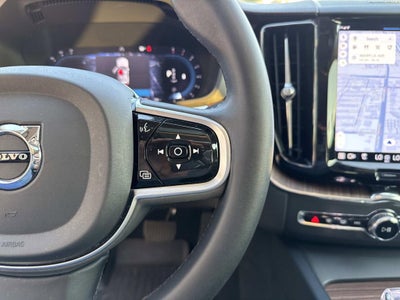 2023 Volvo XC60 Ultimate Bright Theme