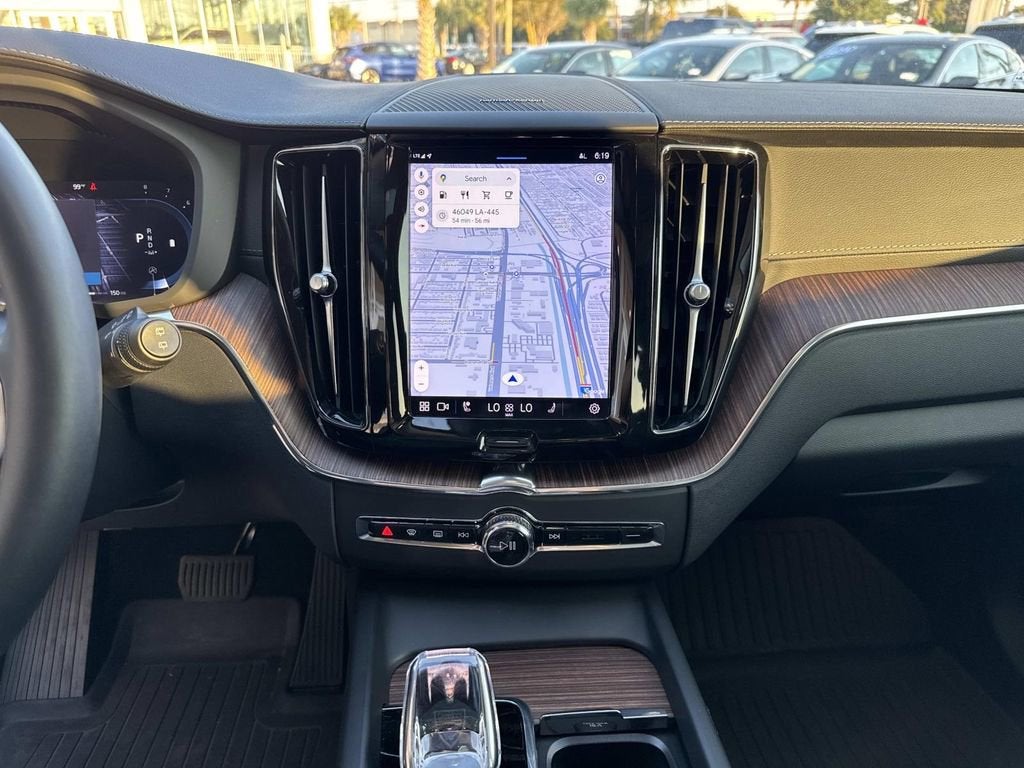 2023 Volvo XC60 Ultimate Bright Theme