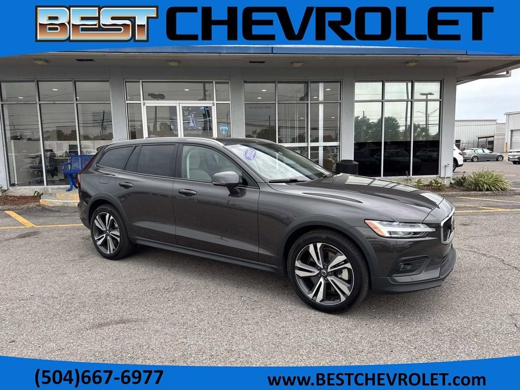 2025 Volvo V60 Cross Country Plus