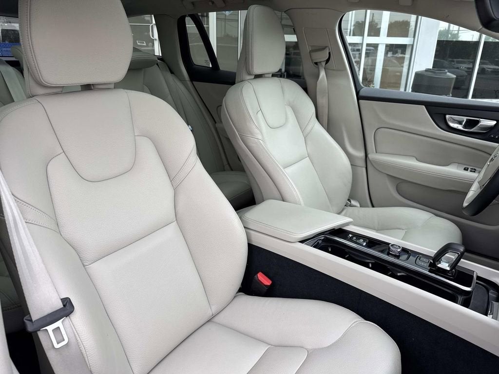 2025 Volvo V60 Cross Country Plus