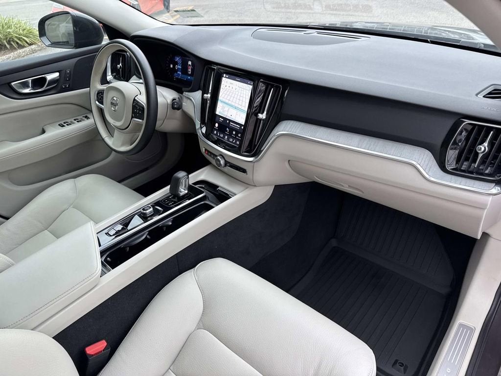 2025 Volvo V60 Cross Country Plus