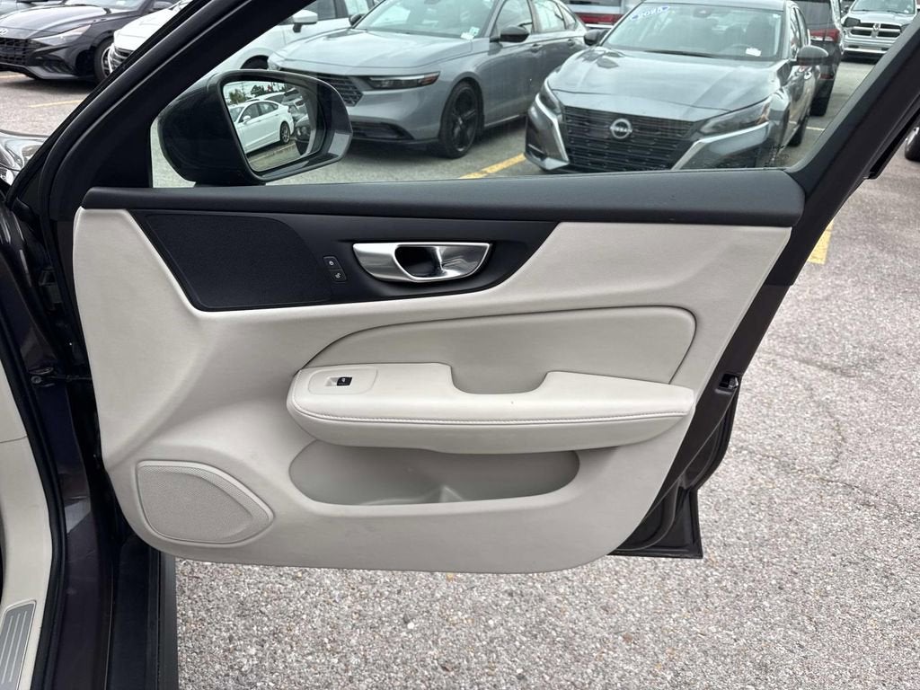 2025 Volvo V60 Cross Country Plus