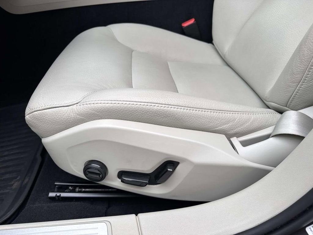 2025 Volvo V60 Cross Country Plus
