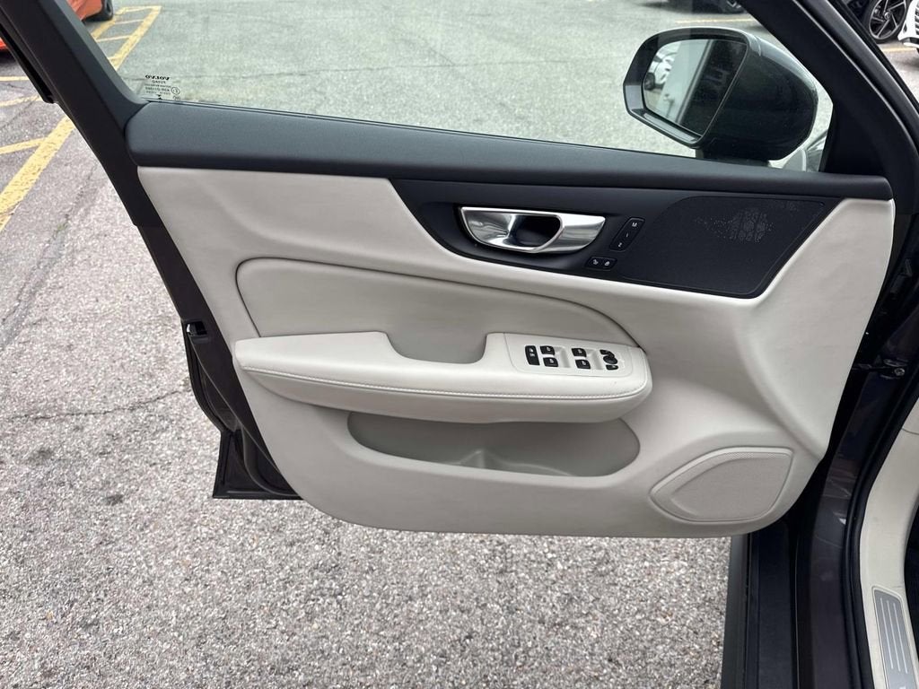 2025 Volvo V60 Cross Country Plus