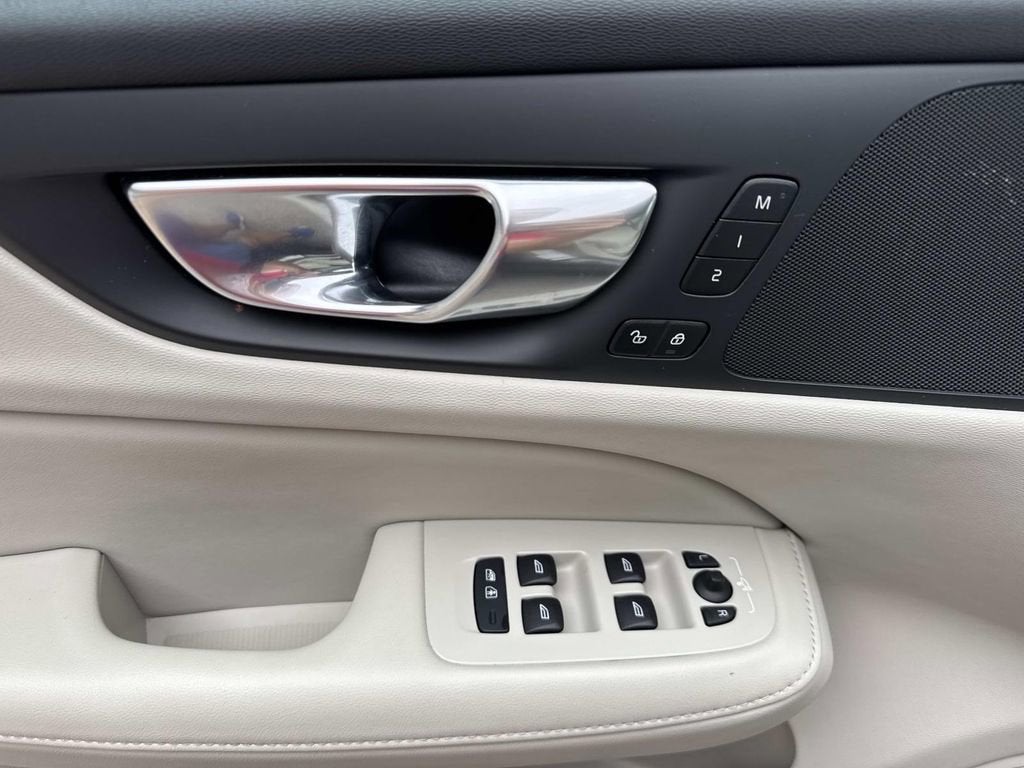 2025 Volvo V60 Cross Country Plus