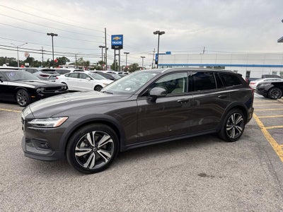 2025 Volvo V60 Cross Country Plus