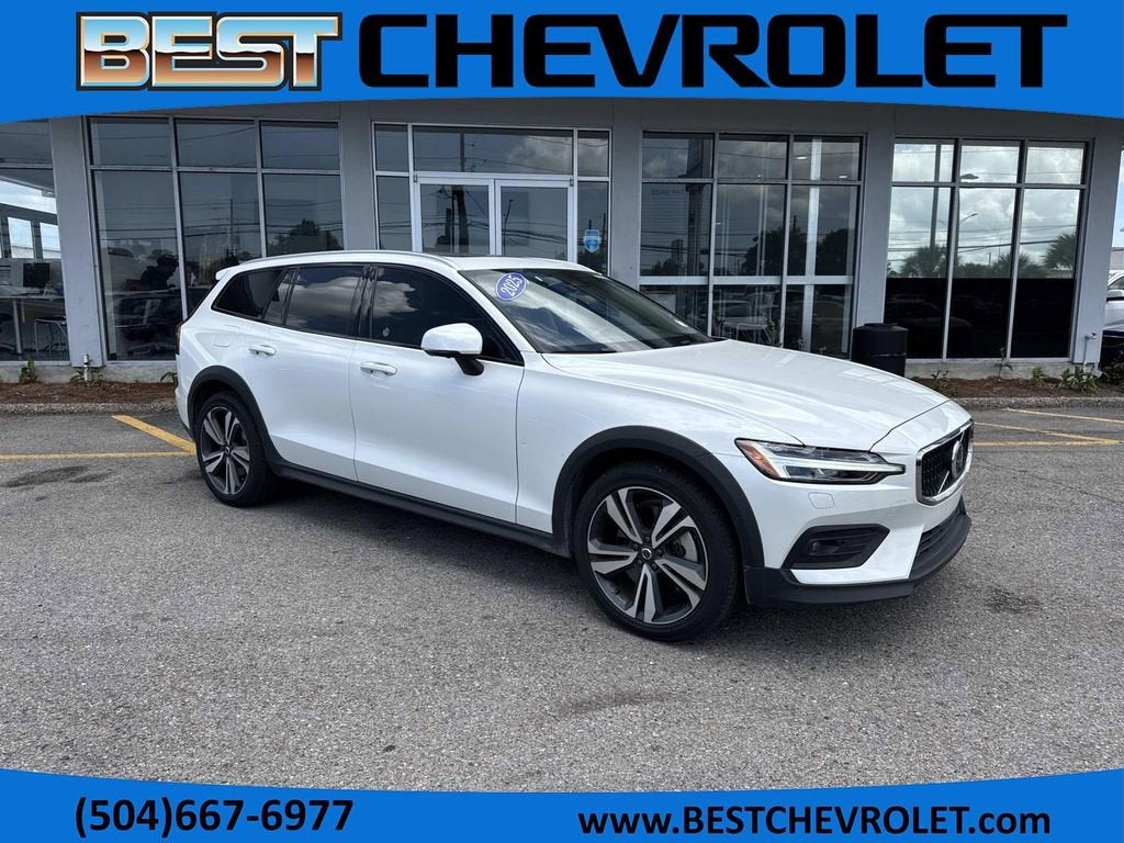 2025 Volvo V60 Cross Country Plus