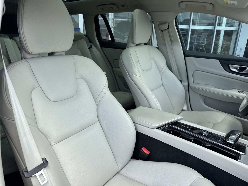 2025 Volvo V60 Cross Country Plus