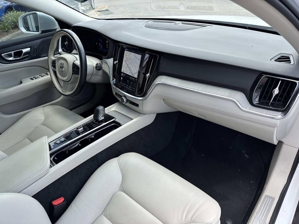 2025 Volvo V60 Cross Country Plus