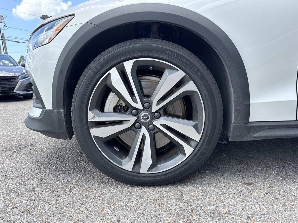 2025 Volvo V60 Cross Country Plus