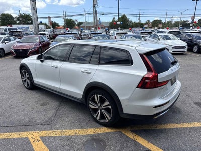 2025 Volvo V60 Cross Country Plus