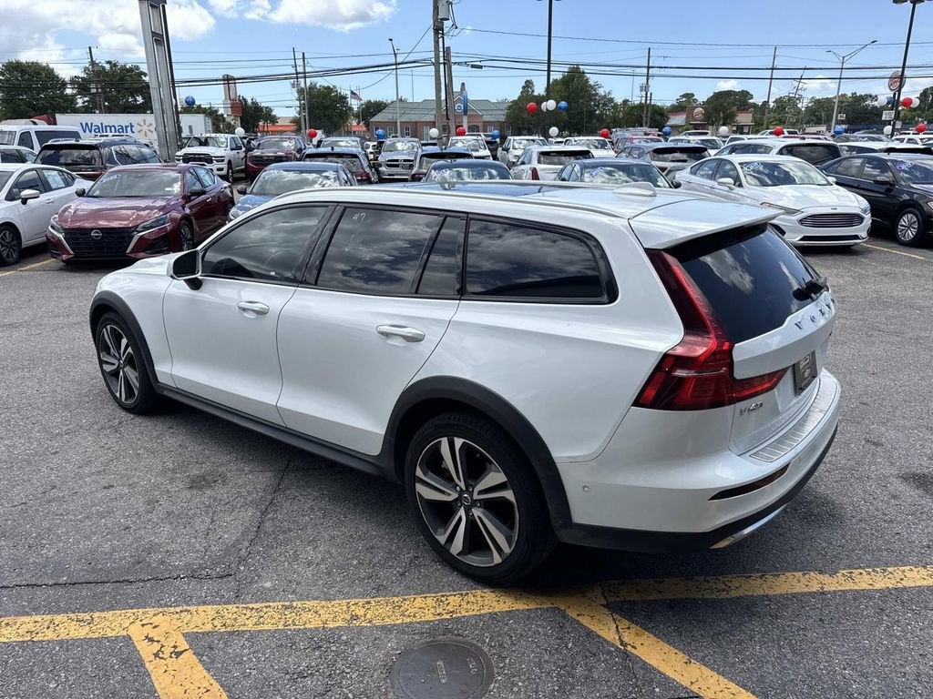 2025 Volvo V60 Cross Country Plus